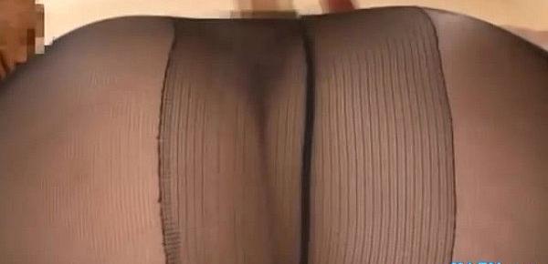  Office Lady In Pantyhose Fingered By 2 Guys Sucking Their Cocks In The Hotel Roo